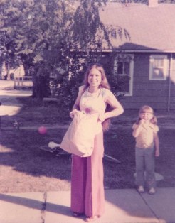 Viv Hippie Janet unknowing